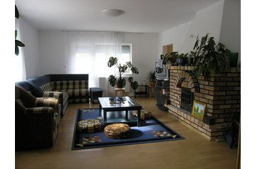 România Privát Buşteni, Exteriorul